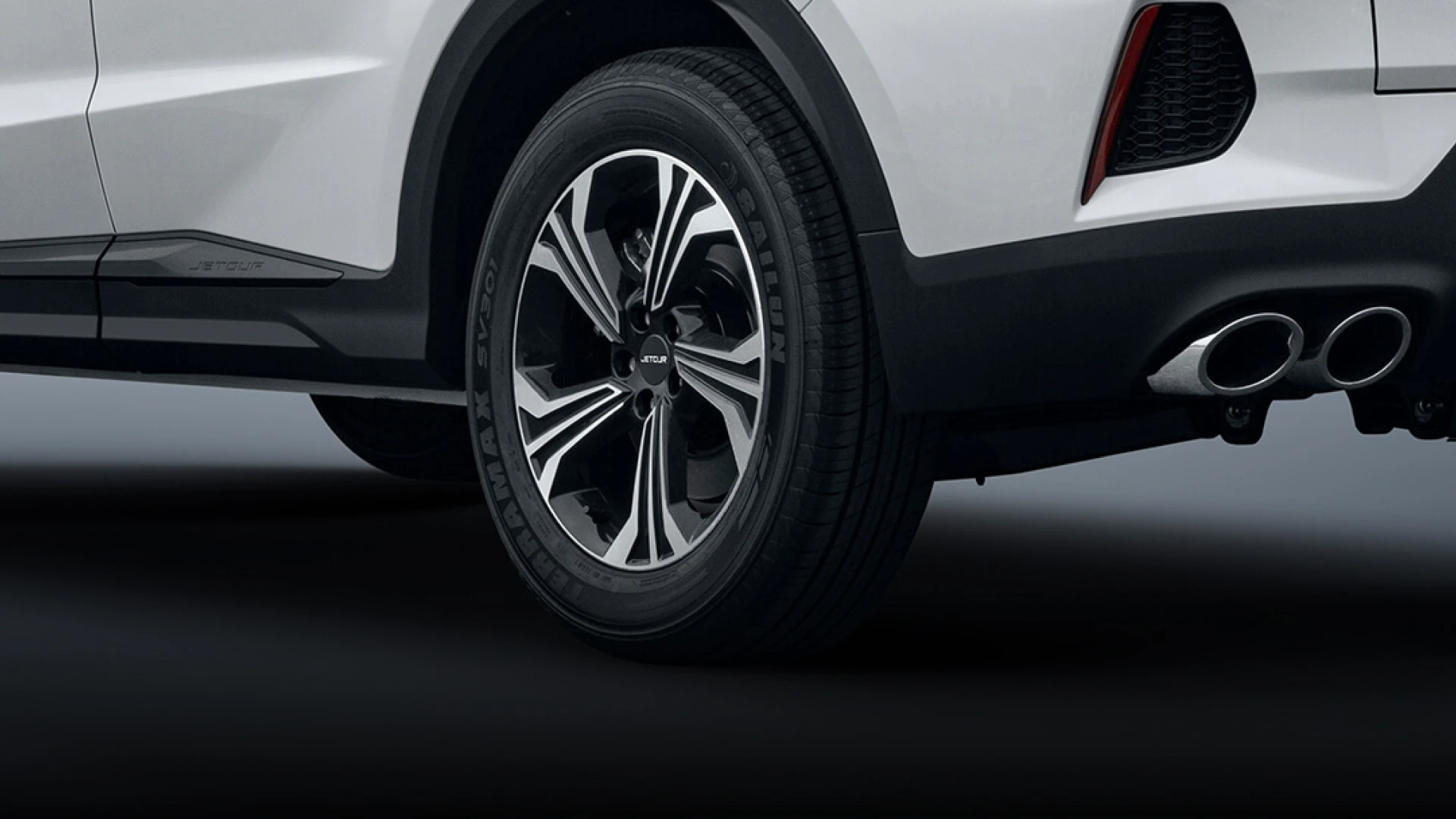 Super-Large 20-Inch Wheel Hub and Exquisite Classic Aluminum Rim